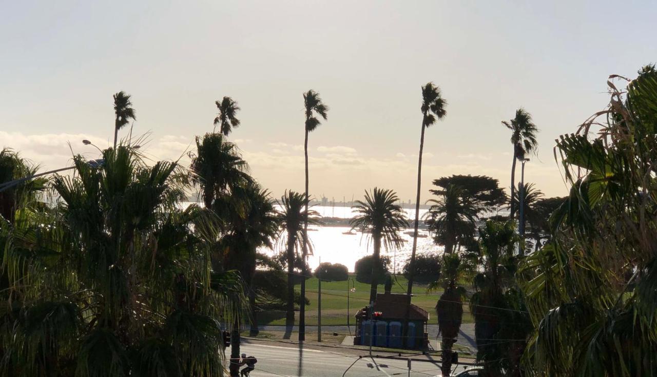 St Kilda Beachfront Penthouse Melbourne Exterior photo